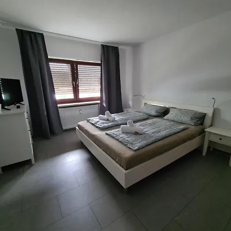 Ferienwohnung Schwetzingen シュヴェツィンゲン