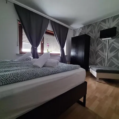 Ferienwohnung Schwetzingen Apartamento *